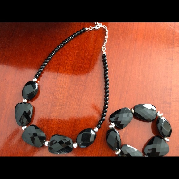 Black Beaded Necklace and Bracelet Set - Picture 2 of 3